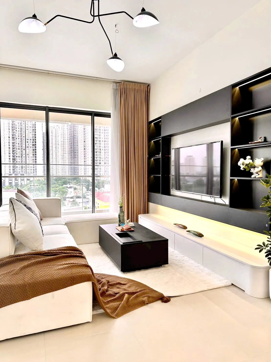 Four Bedroom New Renovation Apartment for rent in Gateway Thao Dien HCM 143sqm 3,500 USD/month