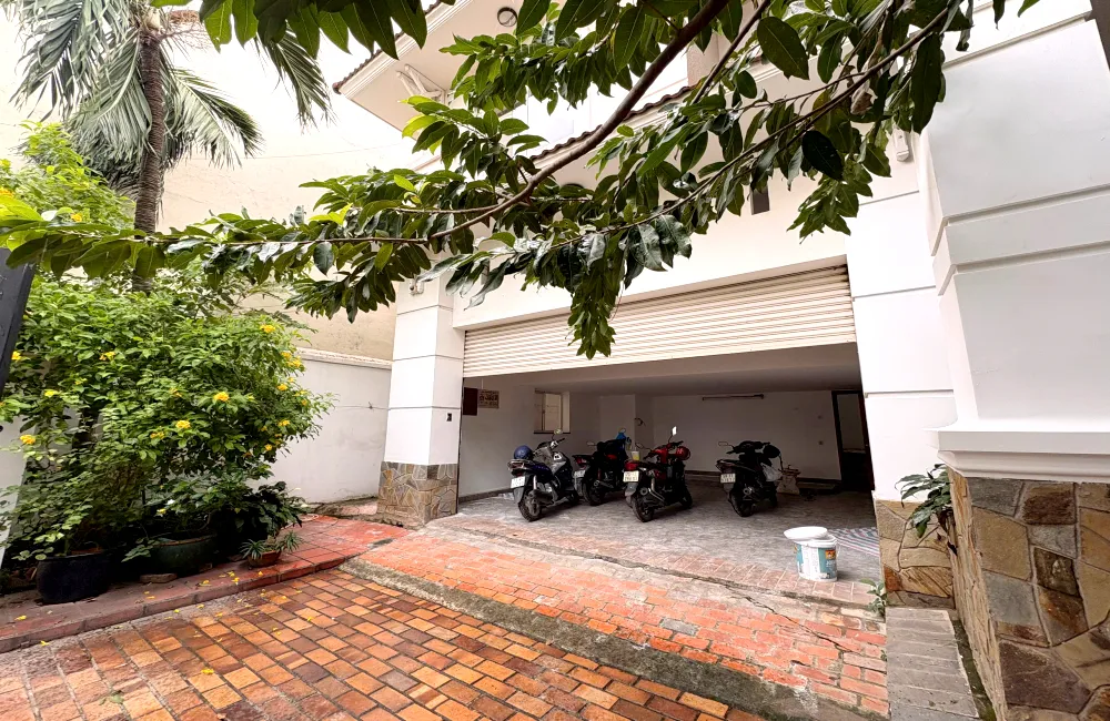 New Renovation 5 Bedroom Villa For Rent in Tran Nao Thu Thiem HCMC 500sqm 3,500 USD/month