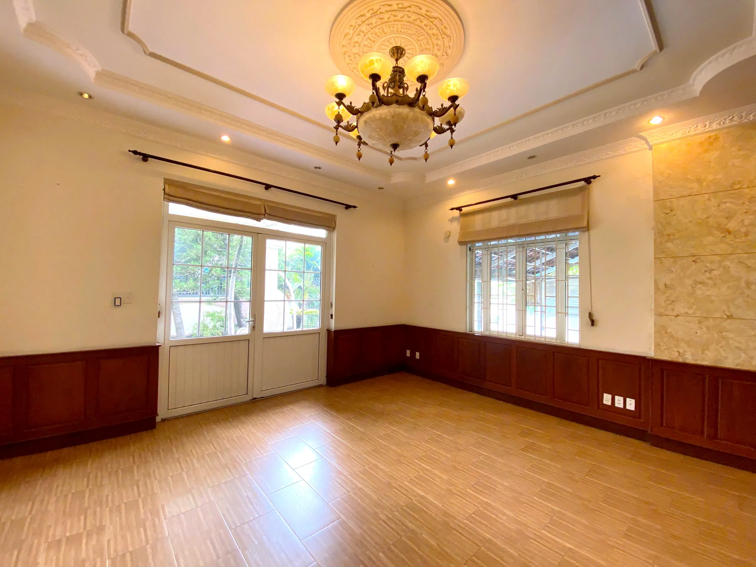Fancy Garden Villa For Rent in 216 Nguyen Van Huong Thao Dien HCMC 450sqm 3,200 USD/month