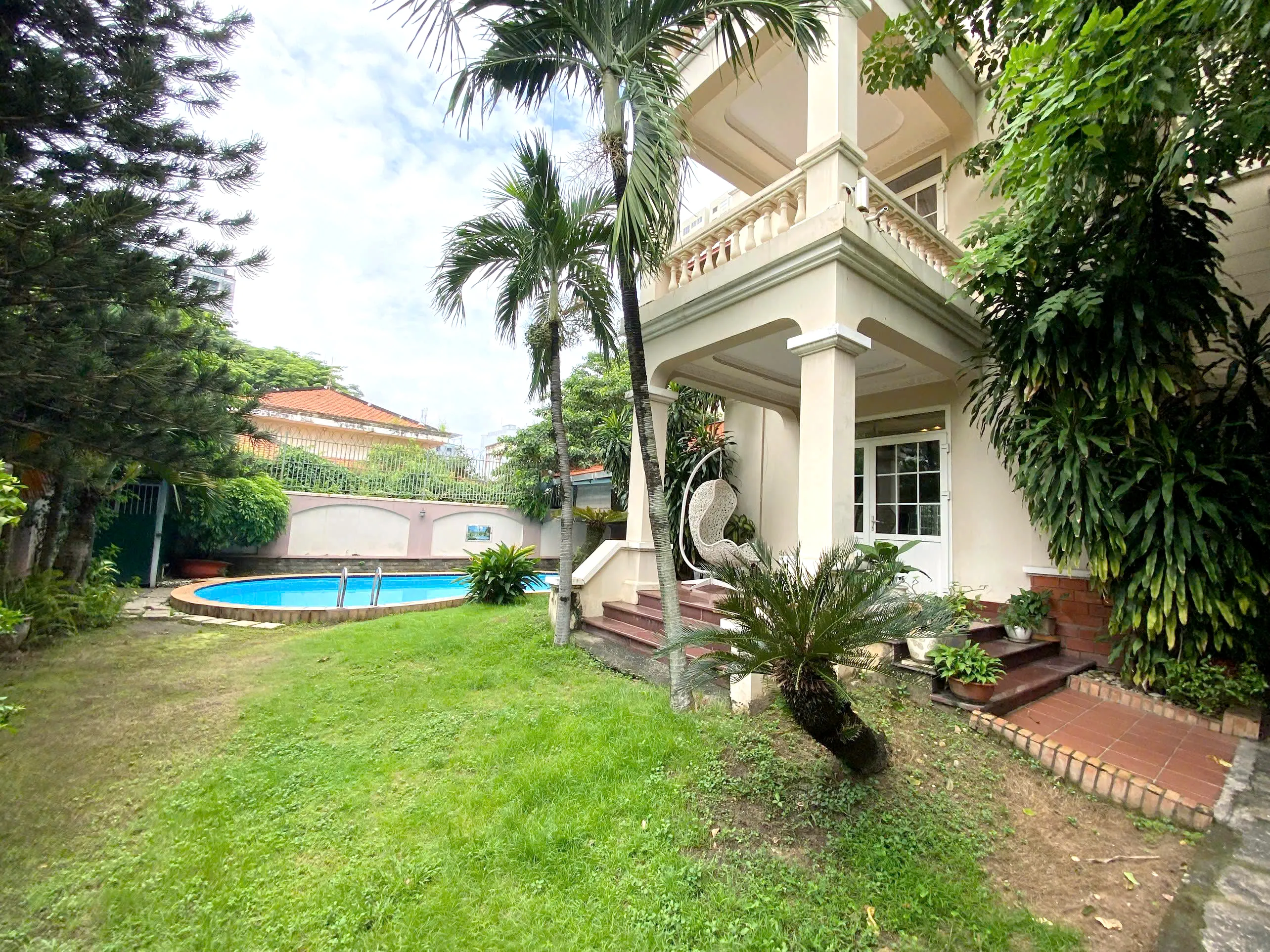 Fancy Garden Villa For Rent in 216 Nguyen Van Huong Thao Dien HCMC 450sqm 3,200 USD/month