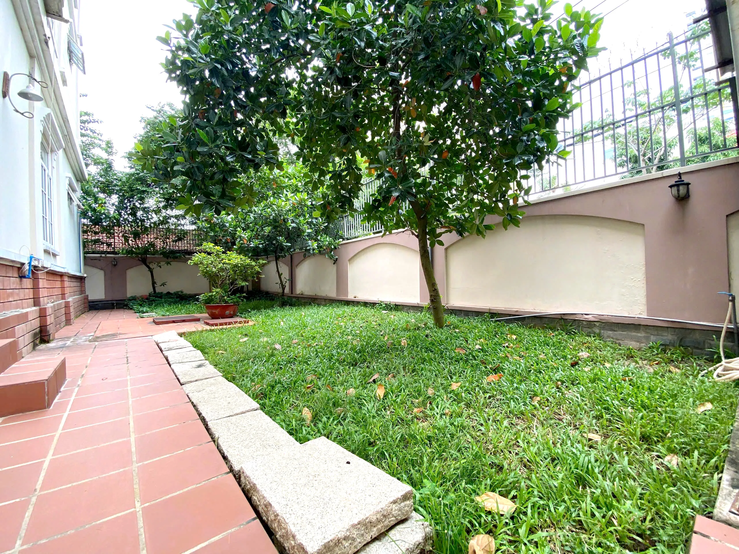 Fancy Garden Villa For Rent in 216 Nguyen Van Huong Thao Dien HCMC 450sqm 3,200 USD/month