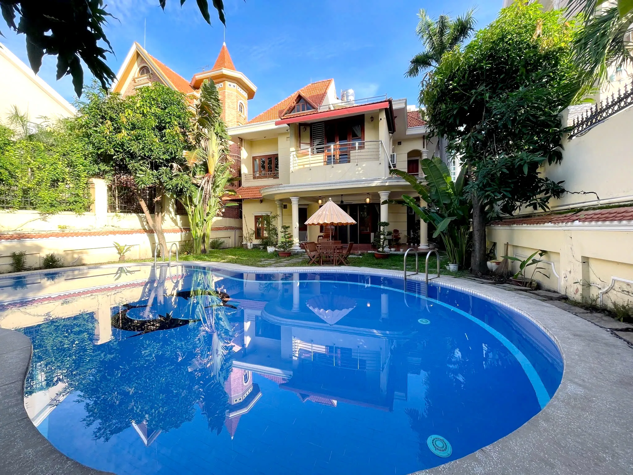 Big Villa For Rent in 215 Nguyen Van Huong Street Thao Dien HCMC 700sqm 5,000 USD/month