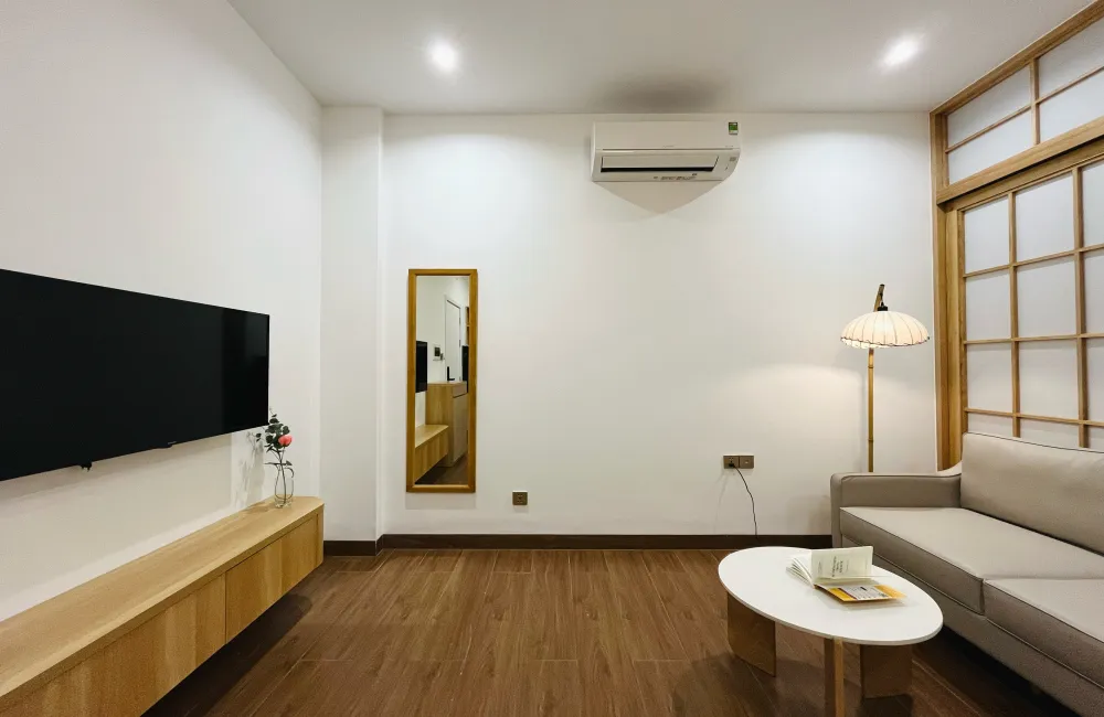 Balcony One Bedroom Apartment in Near Thao Dien Metro For Rent HCMC 50sqm 750 USD/month