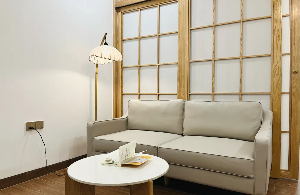Balcony One Bedroom Apartment in Near Thao Dien Metro For Rent HCMC 50sqm 750 USD/month
