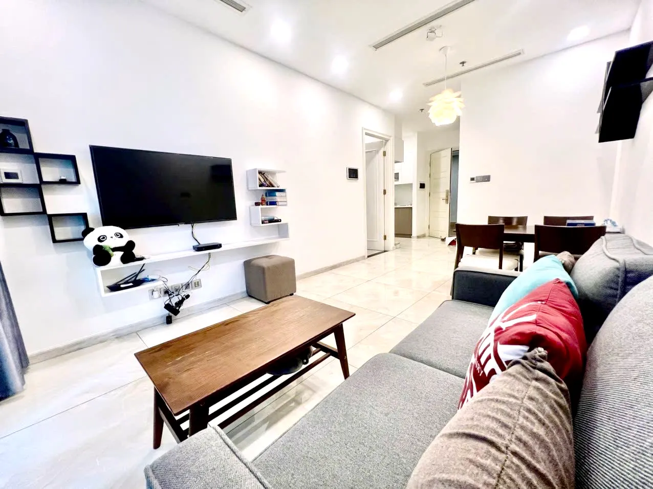 Good Rent 01 Bedroom Vinhomes Golden River Apartment District 1 HCMC 50sqm 850 USD/month
