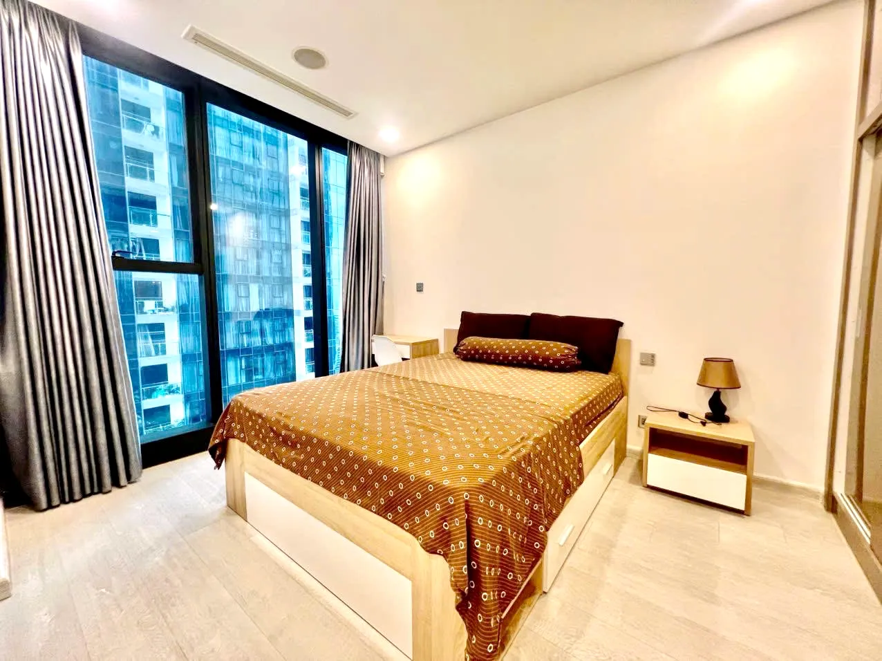 Good Rent 01 Bedroom Vinhomes Golden River Apartment District 1 HCMC 50sqm 850 USD/month