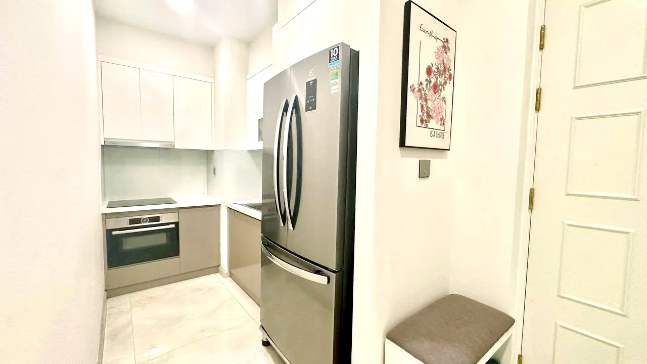 Good Rent 01 Bedroom Vinhomes Golden River Apartment District 1 HCMC 50sqm 830 USD/month