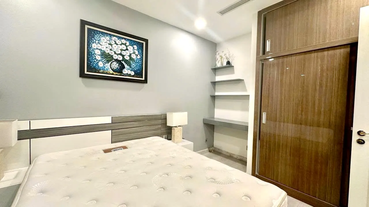 Good Rent 01 Bedroom Vinhomes Golden River Apartment District 1 HCMC 50sqm 830 USD/month