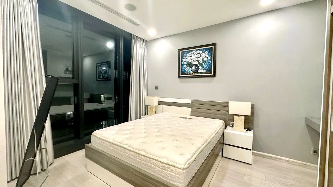 Good Rent 01 Bedroom Vinhomes Golden River Apartment District 1 HCMC 50sqm 830 USD/month
