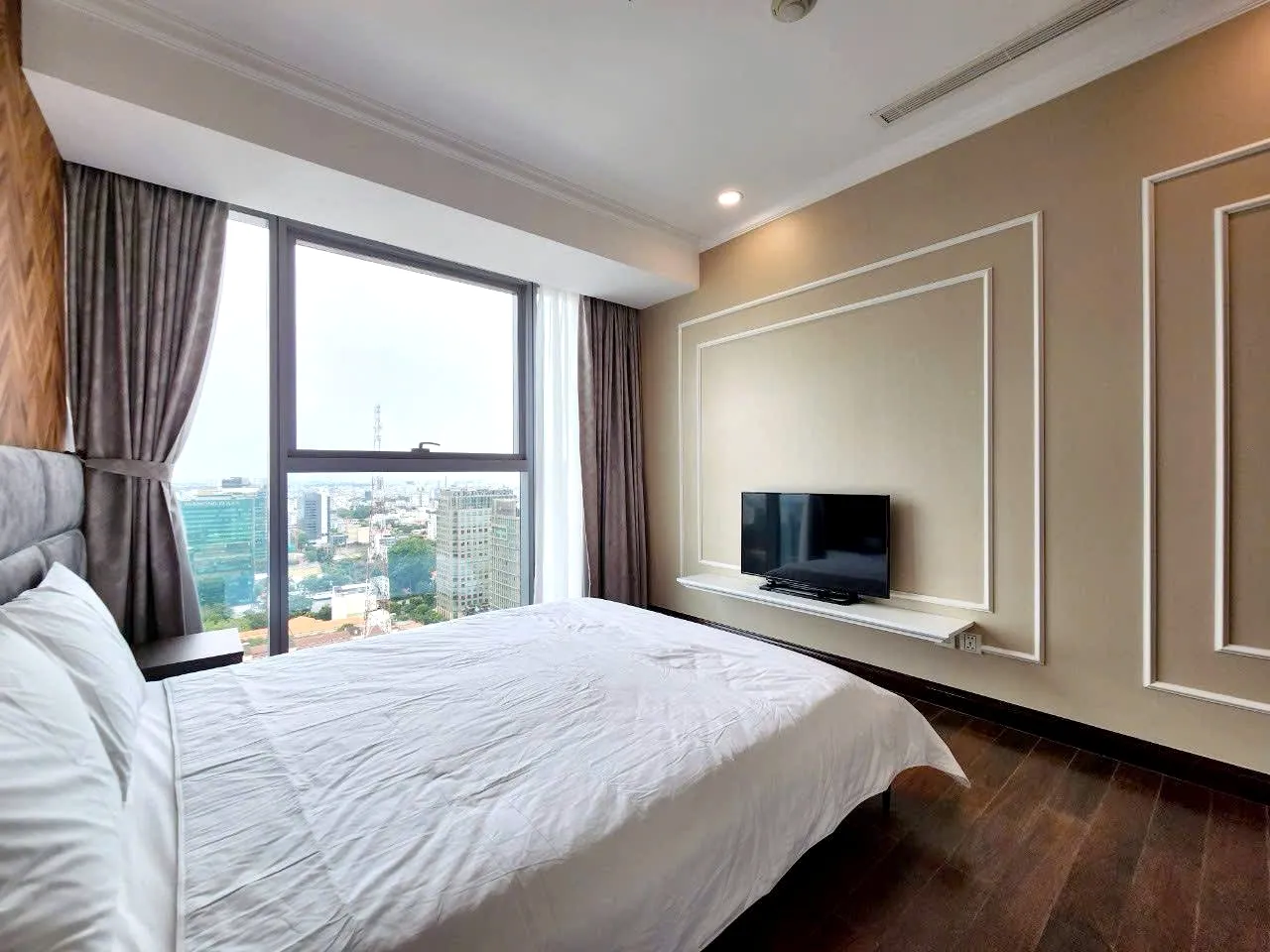 Good Rent 03 Bedroom Vinhomes Dong Khoi Apartment District 1 HCMC 160sqm 2,500 USD/month