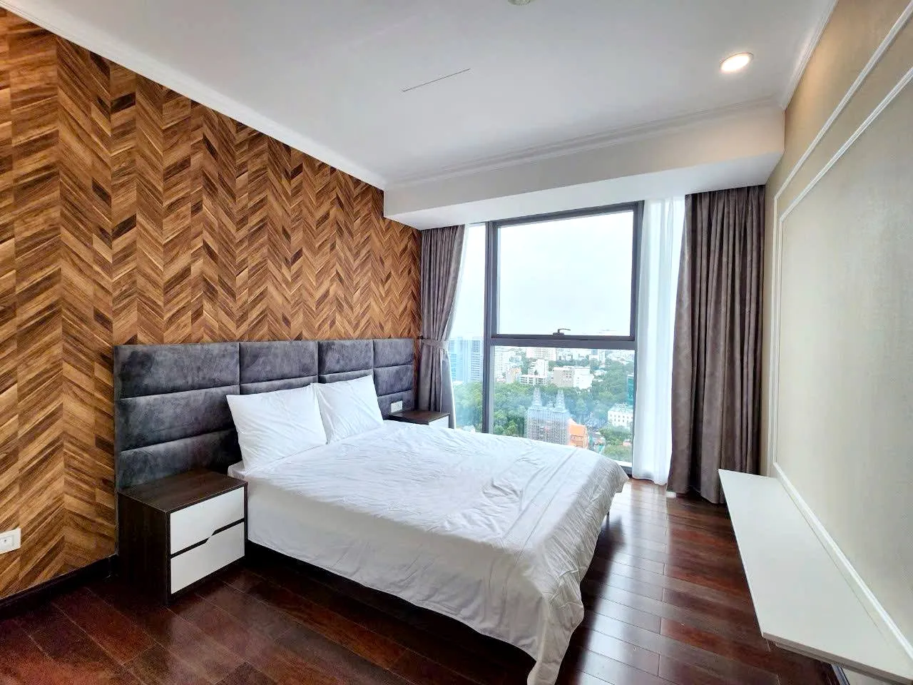 Good Rent 03 Bedroom Vinhomes Dong Khoi Apartment District 1 HCMC 160sqm 2,500 USD/month