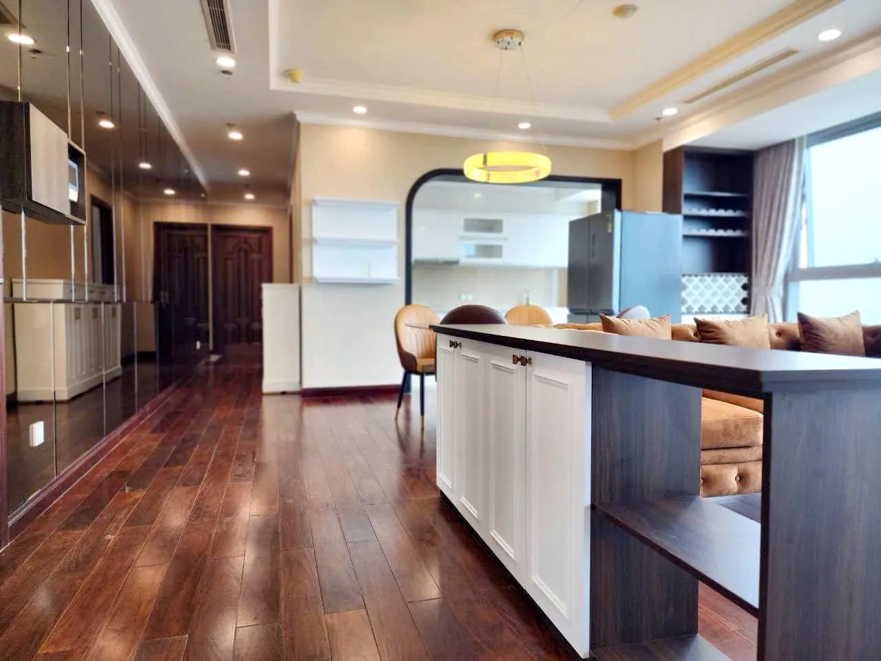 Good Rent 03 Bedroom Vinhomes Dong Khoi Apartment District 1 HCMC 160sqm 2,500 USD/month