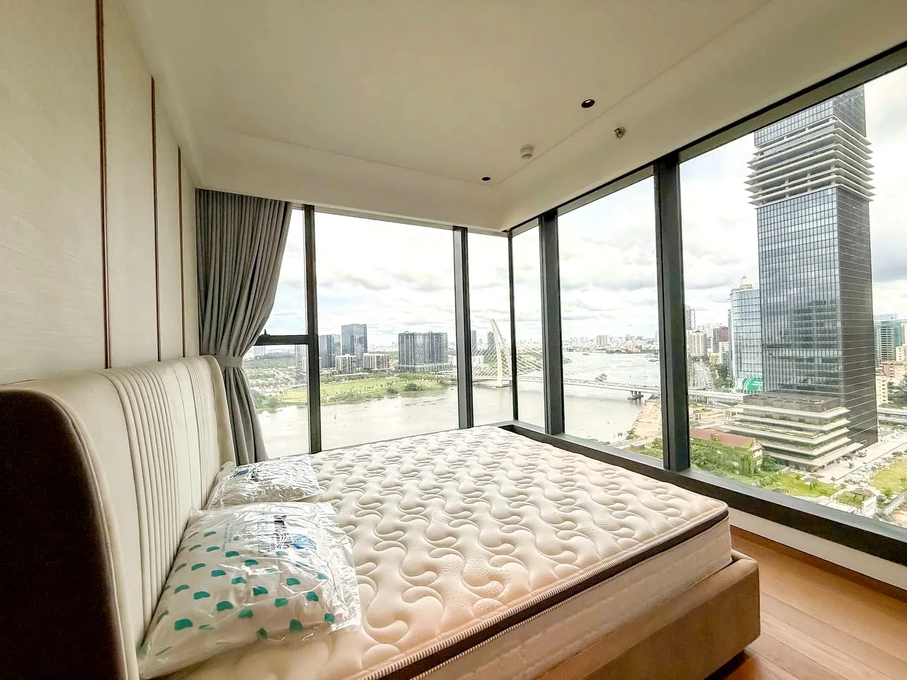 Modern 02 Bedroom Grand Marina Sai Gon Apartment District 1 HCMC 92sqm 4,530 USD/month
