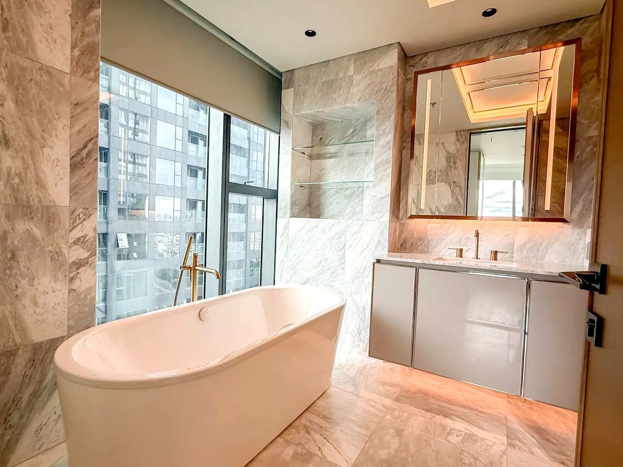 Modern 02 Bedroom Grand Marina Sai Gon Apartment District 1 HCMC 92sqm 4,530 USD/month