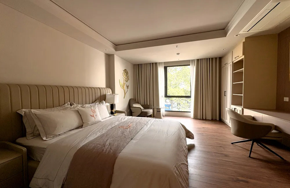 Luxury and New 01 Bedroom Sunflower Serviced Apartment District 3 HCMC 60sqm 1,200 USD/month