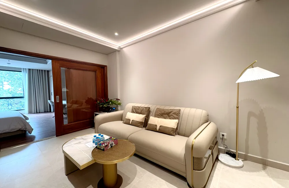 Luxury and New 01 Bedroom Sunflower Serviced Apartment District 3 HCMC 60sqm 1,200 USD/month