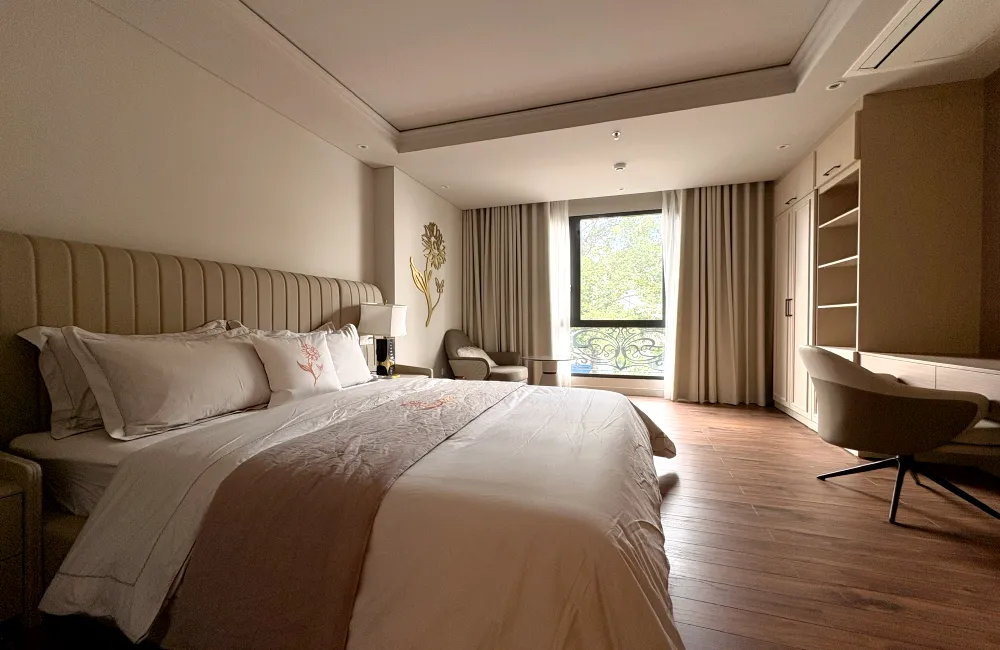 Luxury and New 01 Bedroom Sunflower Serviced Apartment District 3 HCMC 60sqm 1,200 USD/month