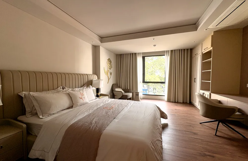 Luxury and New 01 Bedroom Sunflower Serviced Apartment District 3 HCMC 60sqm 1,200 USD/month