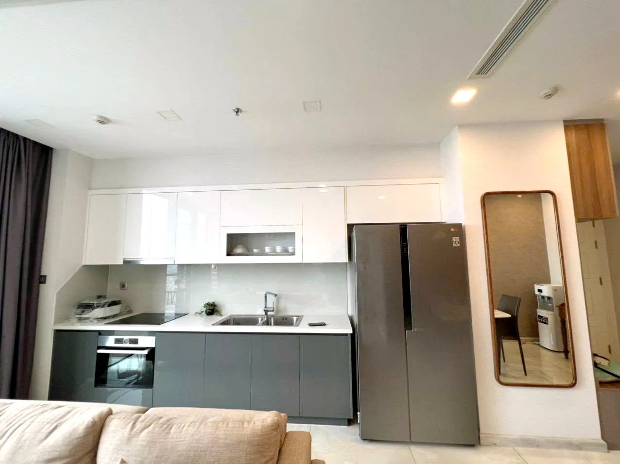 Landmark 81 View 02 Bedroom Vinhomes Golden River Apartment District 1 HCMC 80sqm 1,200 USD/month