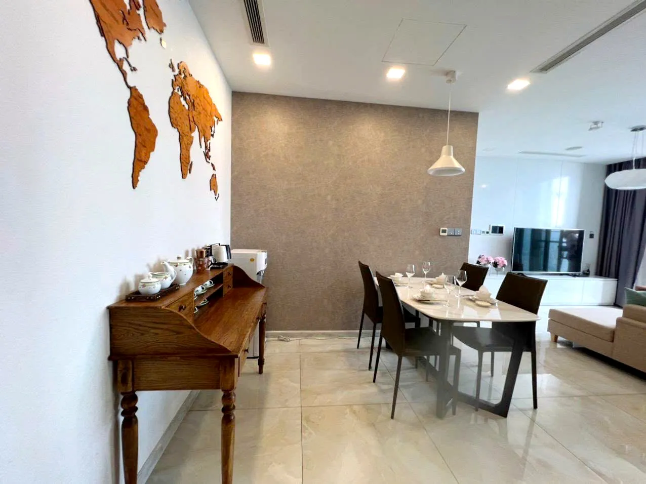 Landmark 81 View 02 Bedroom Vinhomes Golden River Apartment District 1 HCMC 80sqm 1,200 USD/month
