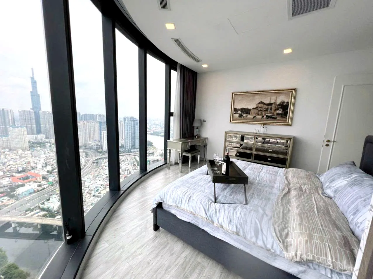 Landmark 81 View 02 Bedroom Vinhomes Golden River Apartment District 1 HCMC 80sqm 1,200 USD/month
