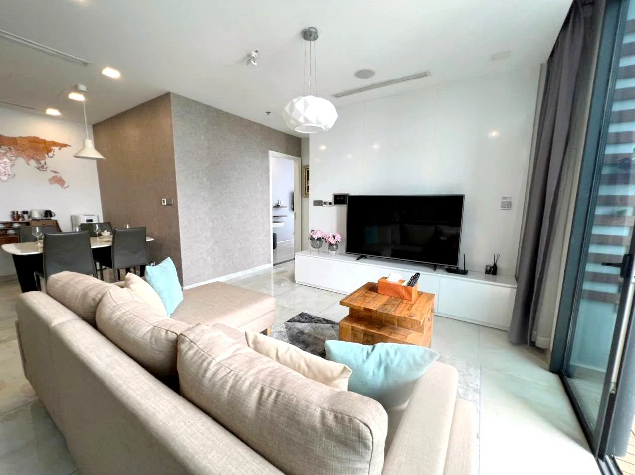 Landmark 81 View 02 Bedroom Vinhomes Golden River Apartment District 1 HCMC 80sqm 1,200 USD/month