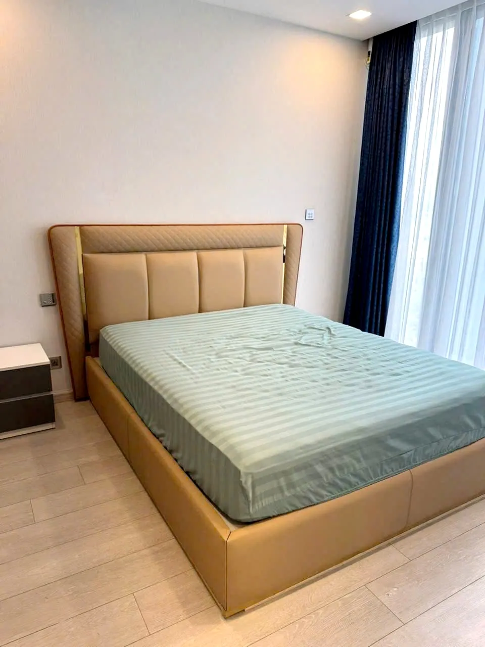 New Furniture 01 Bedroom Vinhomes Golden River Apartment District 1 HCMC 50sqm 940 USD/month
