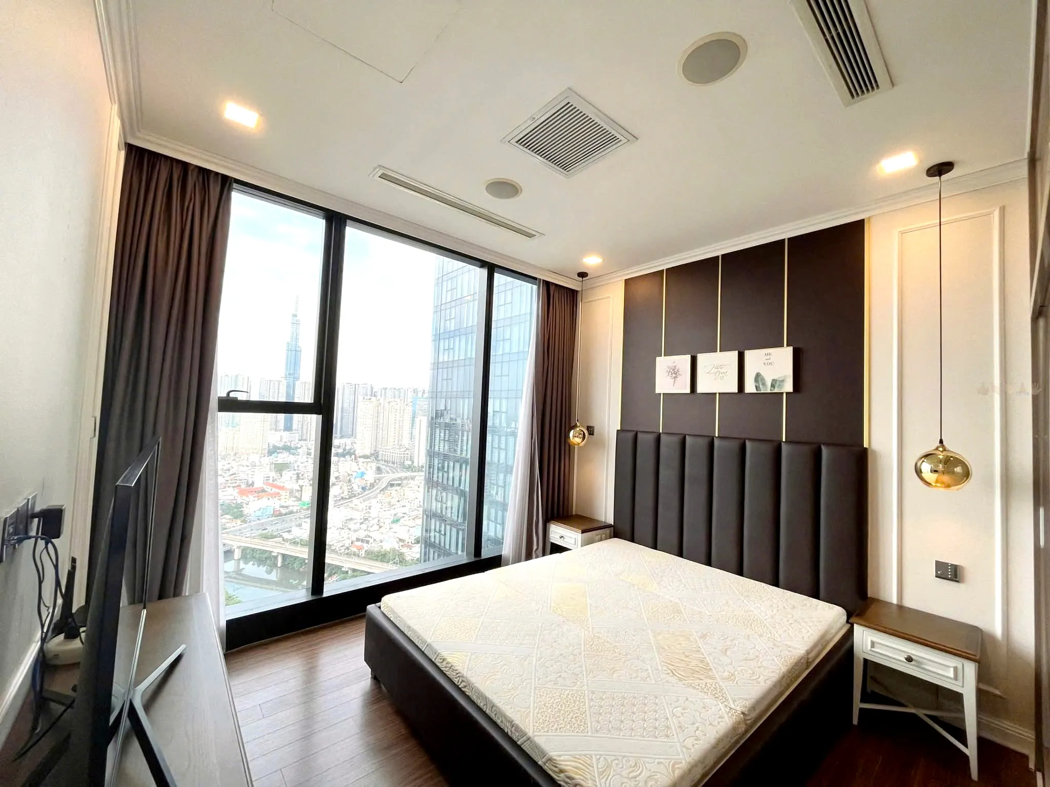 Special Offer 02 Bedroom Vinhomes Golden River Apartment District 1 HCMC 72sqm 1,100 USD/month