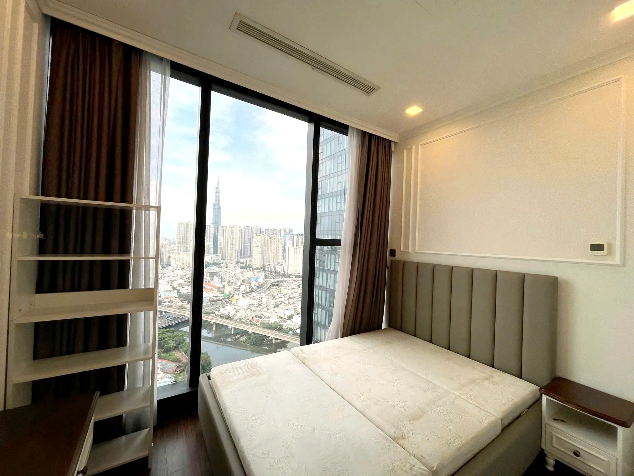 Special Offer 02 Bedroom Vinhomes Golden River Apartment District 1 HCMC 72sqm 1,100 USD/month