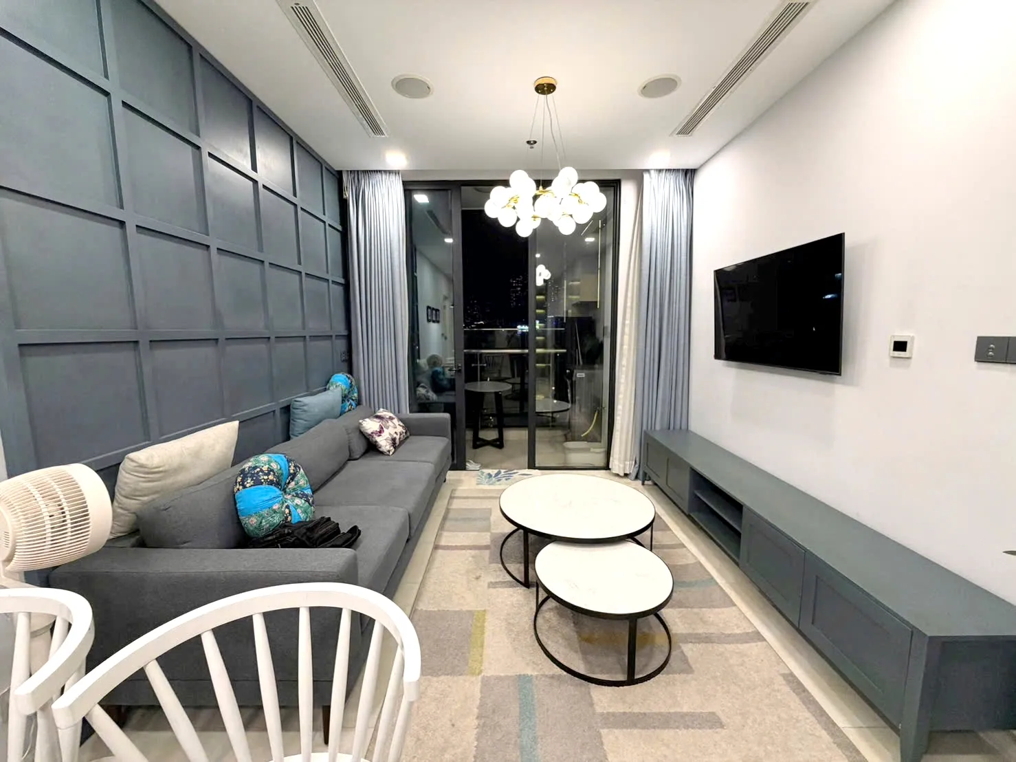 Great Location 02 Bedroom Vinhomes Golden River Apartment District 1 HCMC 50sqm 900 USD/month
