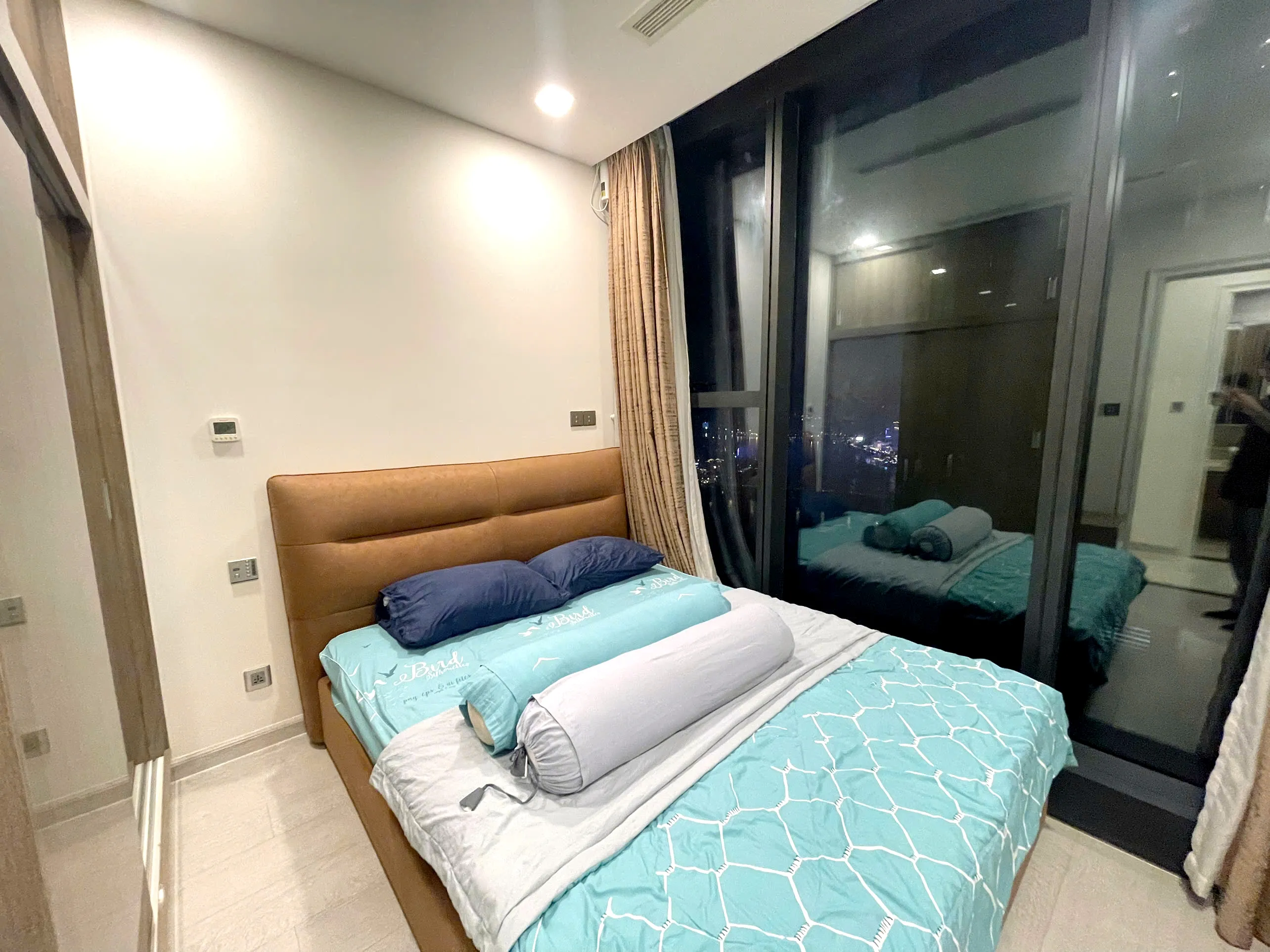 River View 02 Bedroom Vinhomes Golden River Apartment District 1 HCMC 70sqm 1,150 USD/month