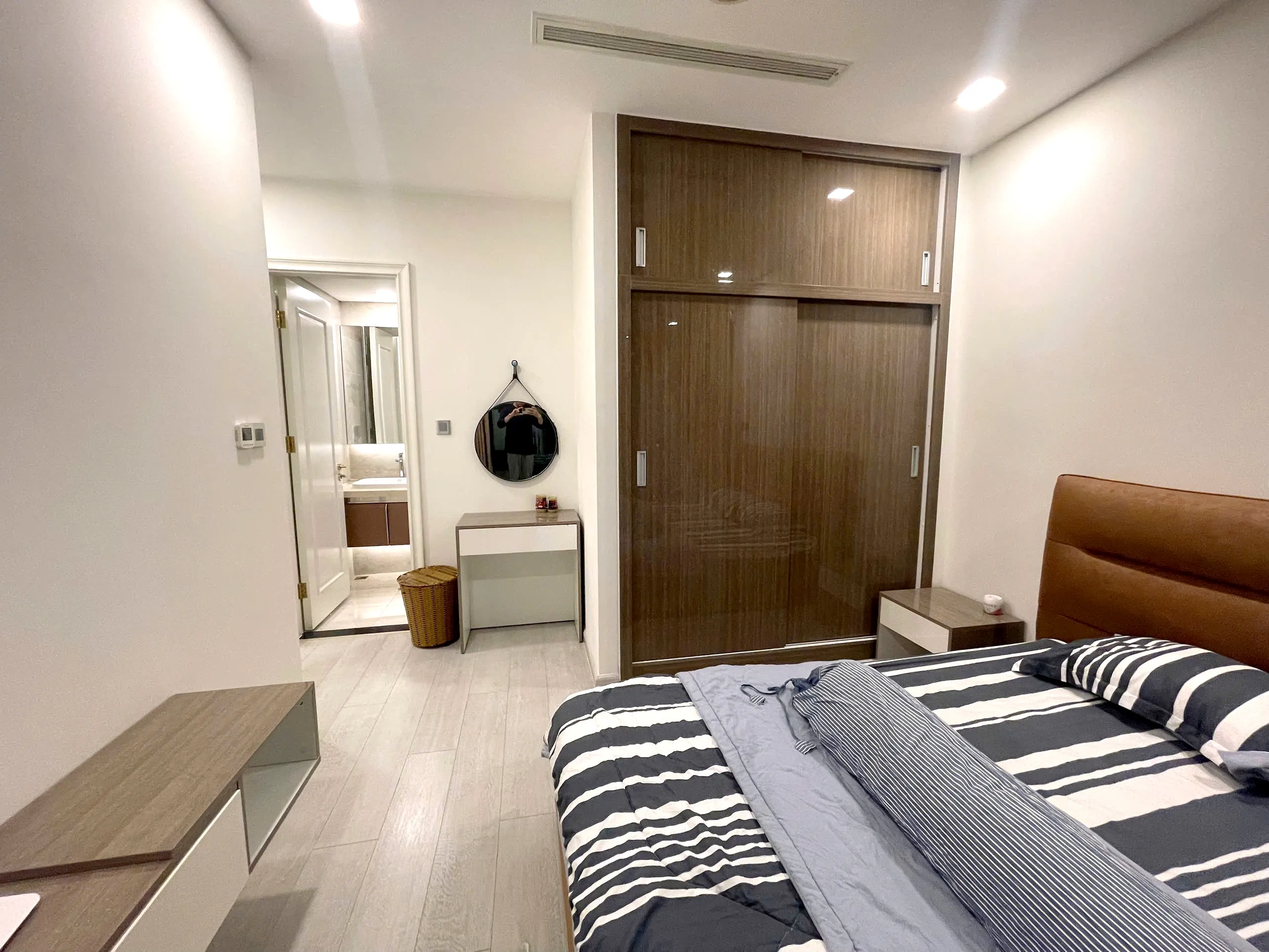 River View 02 Bedroom Vinhomes Golden River Apartment District 1 HCMC 70sqm 1,150 USD/month