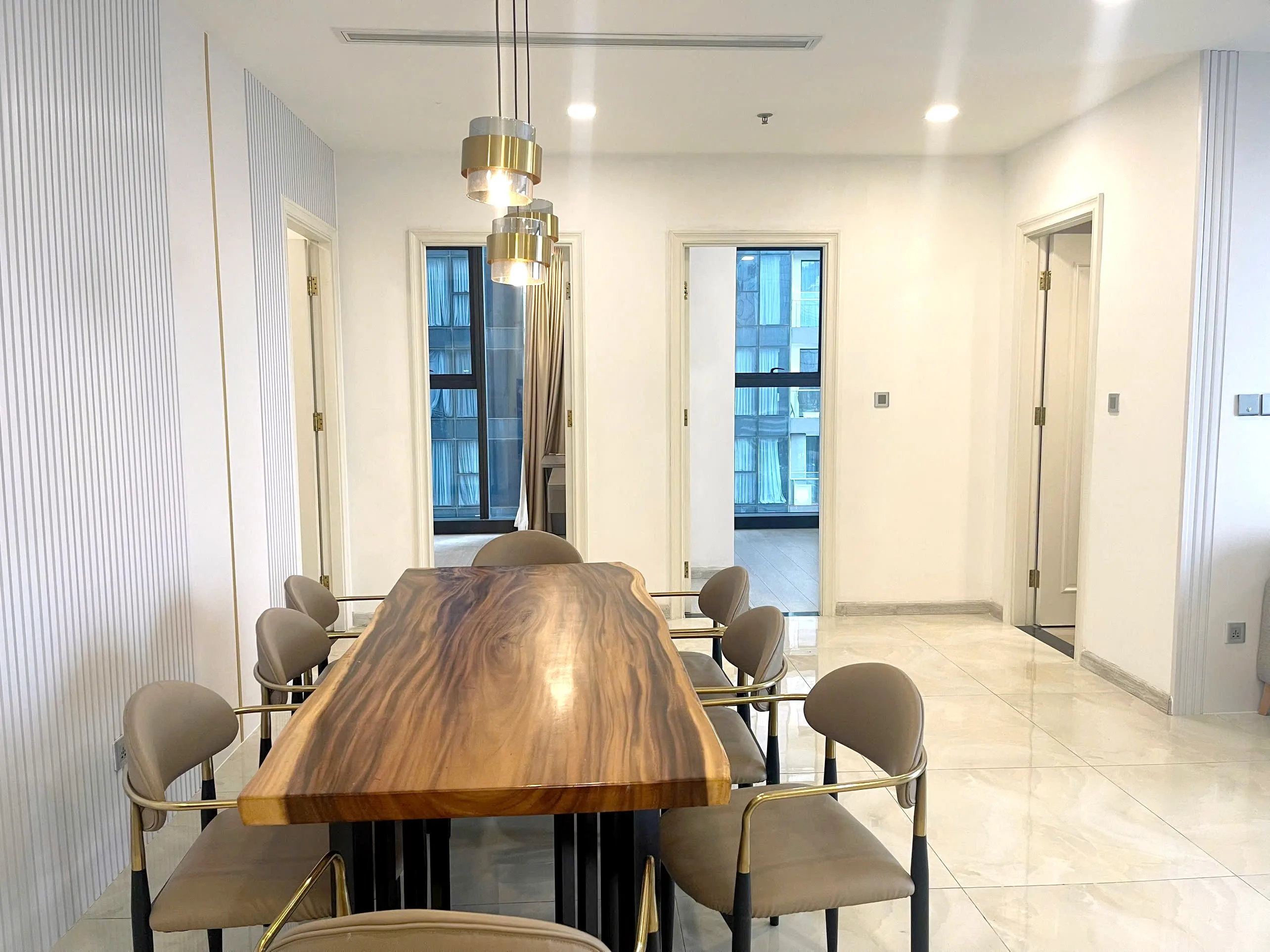 Big Size 03 Bedrooms Vinhomes Golden River Apartment District 1 HCMC 126sqm 1,900 USD/month