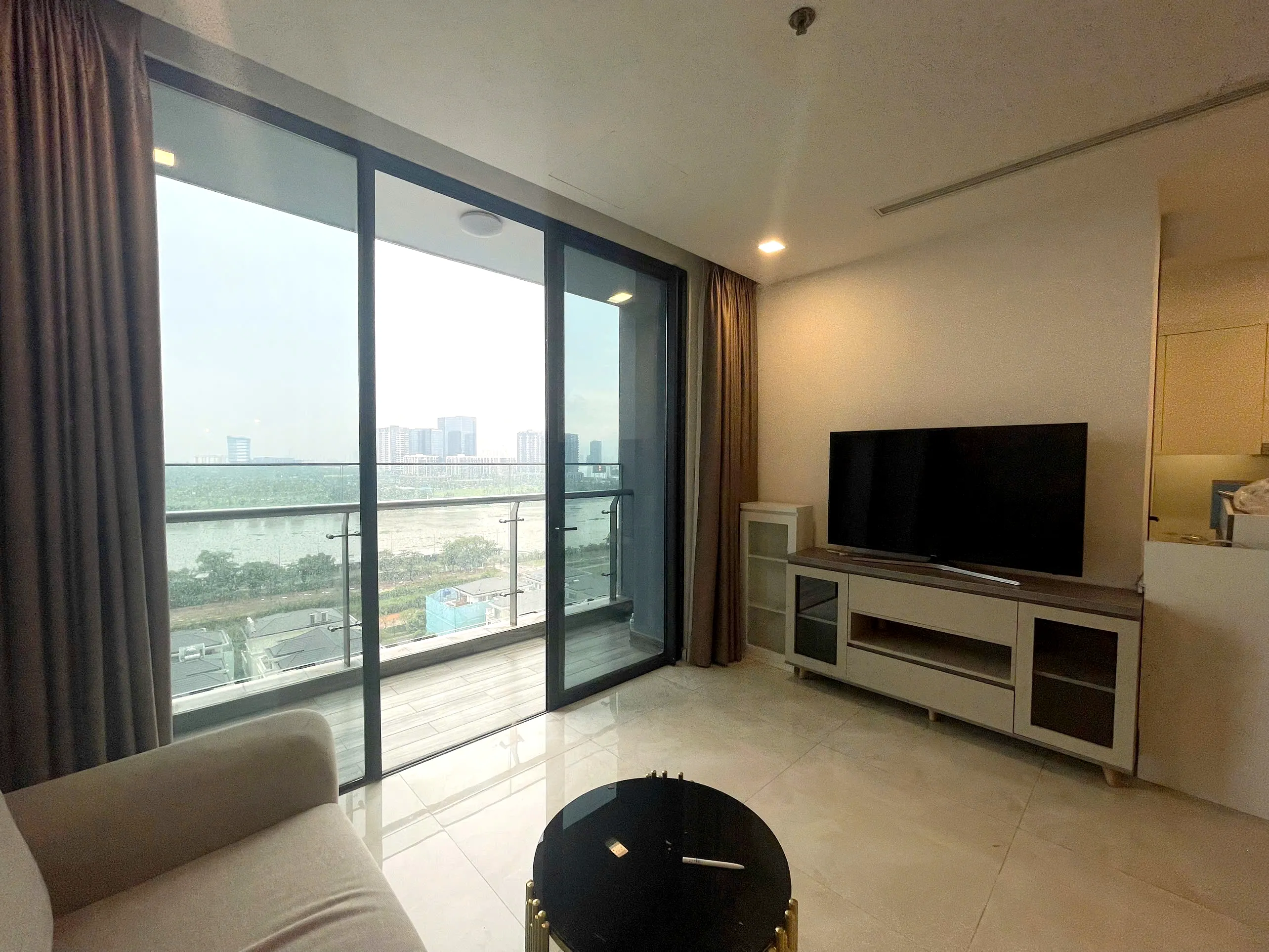 Big Size 03 Bedrooms Vinhomes Golden River Apartment District 1 HCMC 126sqm 1,900 USD/month