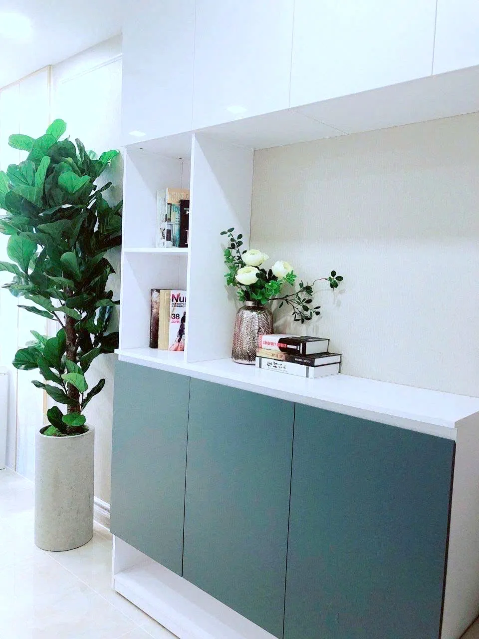 Bitexco View 02 Bedrooms Vinhomes Golden River Apartment District 1 HCMC 79sqm 1,600 USD/month