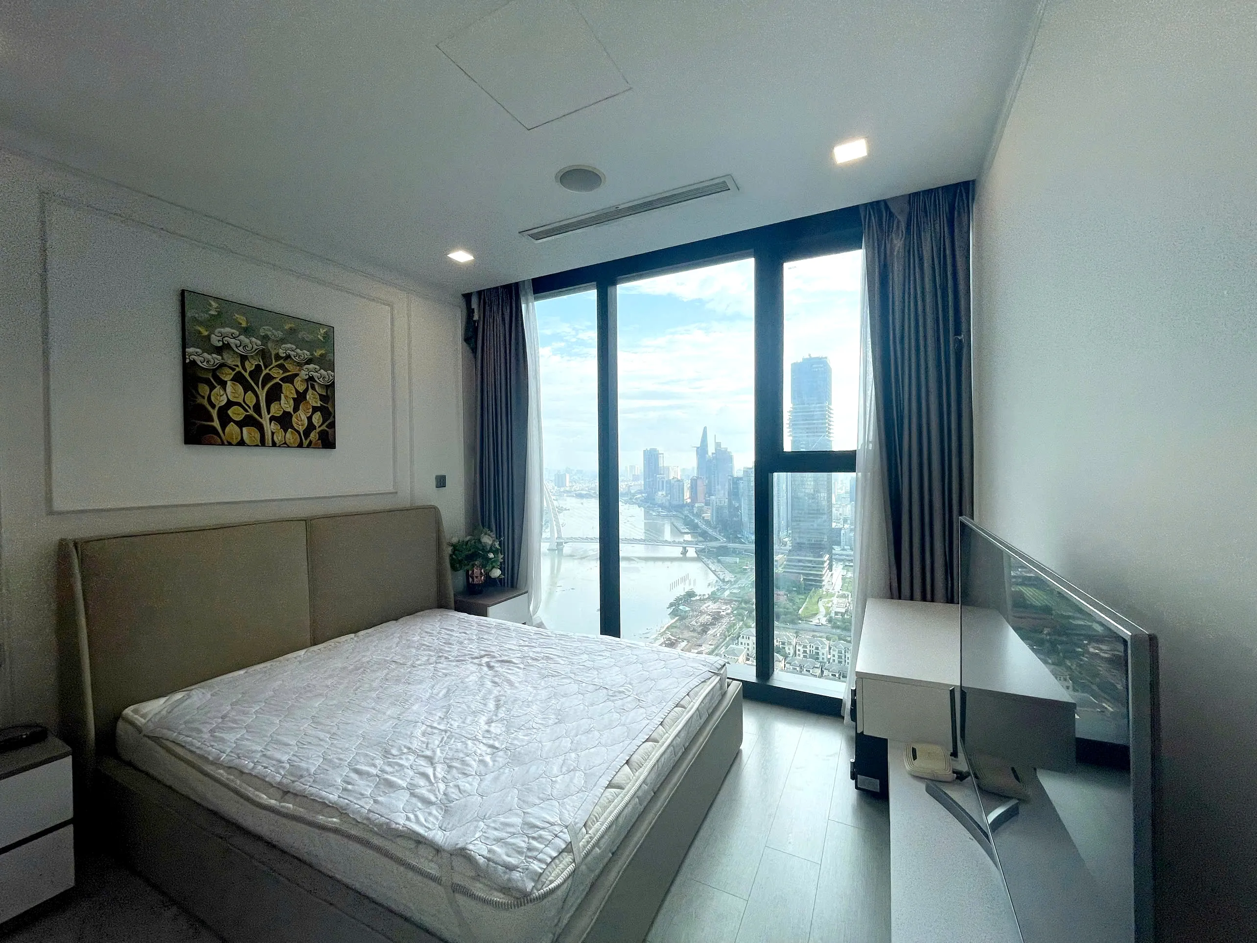 Bitexco View 02 Bedrooms Vinhomes Golden River Apartment District 1 HCMC 79sqm 1,600 USD/month