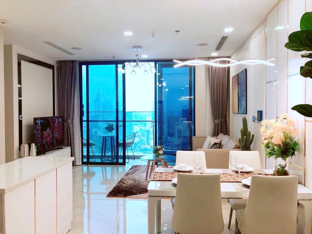 Bitexco View 02 Bedrooms Vinhomes Golden River Apartment District 1 HCMC 79sqm 1,600 USD/month