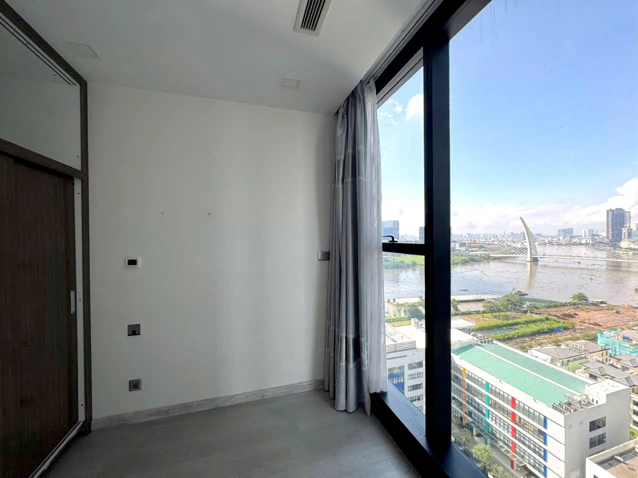 Full Amenities 02 Bedroom Vinhomes Golden River Apartment District 1 HCMC 70sqm 1,150 USD/month