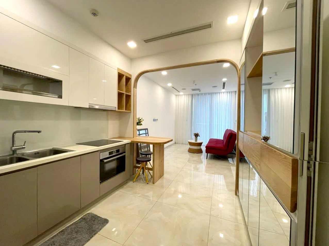 Expat Friendly 01 Bedroom Vinhomes Golden River Apartment District 1 HCMC 50sqm 900 USD/month