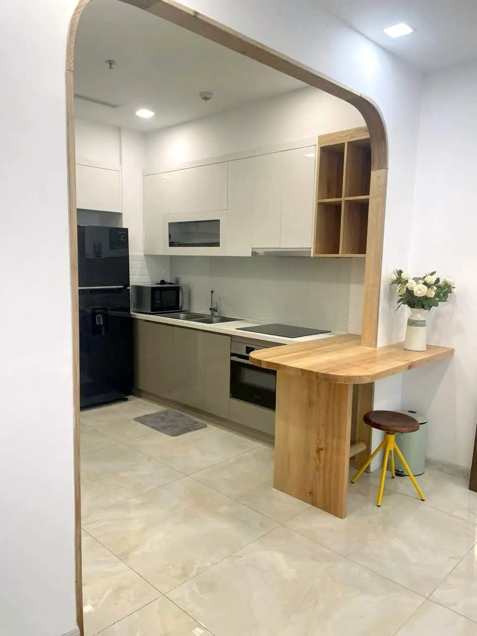 Expat Friendly 01 Bedroom Vinhomes Golden River Apartment District 1 HCMC 50sqm 900 USD/month