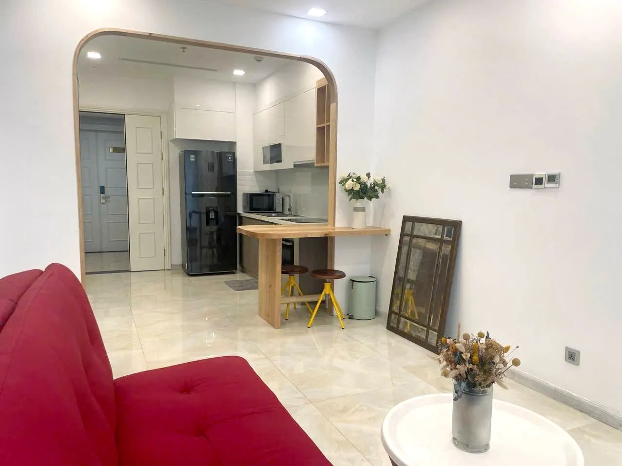 Expat Friendly 01 Bedroom Vinhomes Golden River Apartment District 1 HCMC 50sqm 900 USD/month