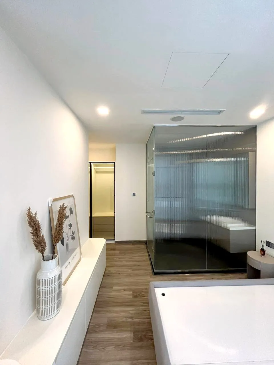 Modern Furniture 02 Bedroom Vinhomes Golden River Apartment District 1 HCMC 78sqm 1,450 USD/month