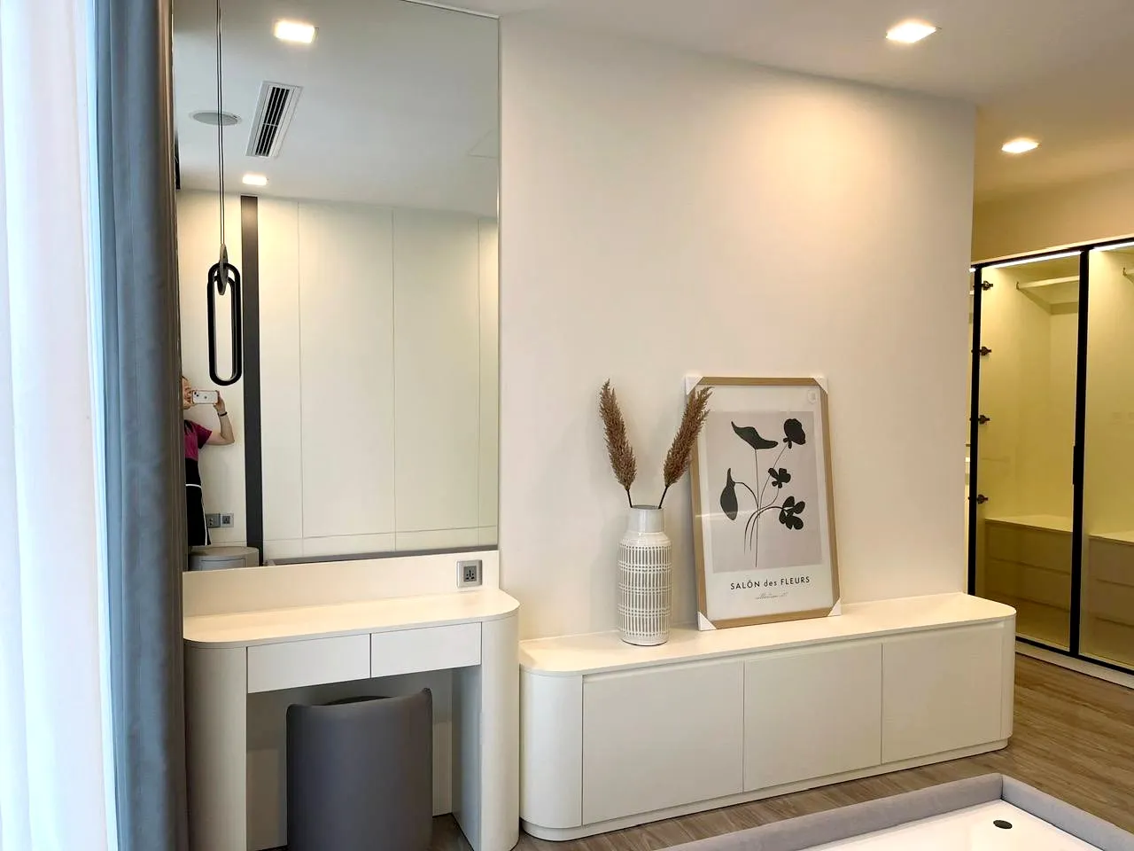 Modern Furniture 02 Bedroom Vinhomes Golden River Apartment District 1 HCMC 78sqm 1,450 USD/month
