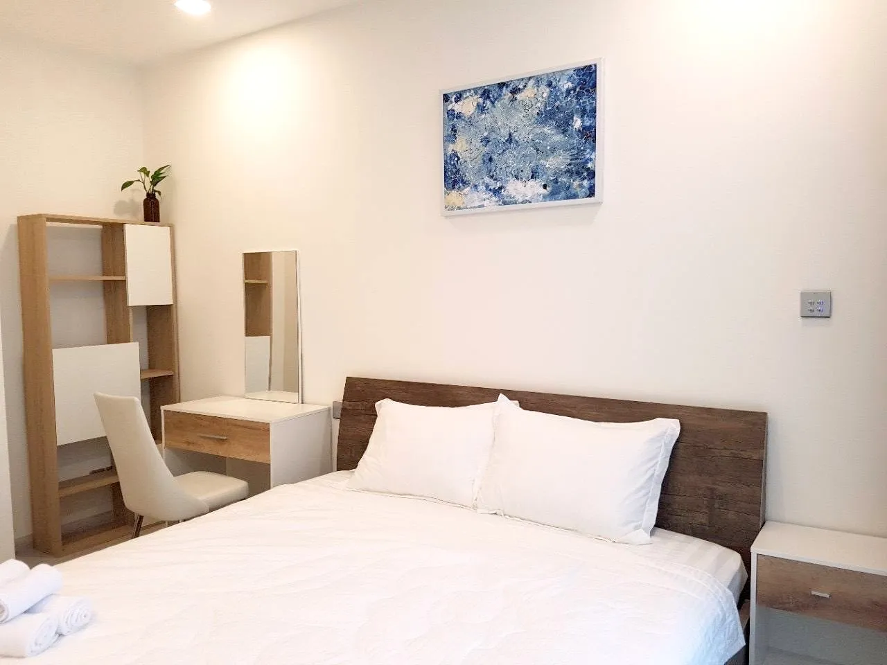 Good Rent 01 Bedroom Vinhomes Golden River Apartment District 1 HCMC 50sqm 830 USD/month