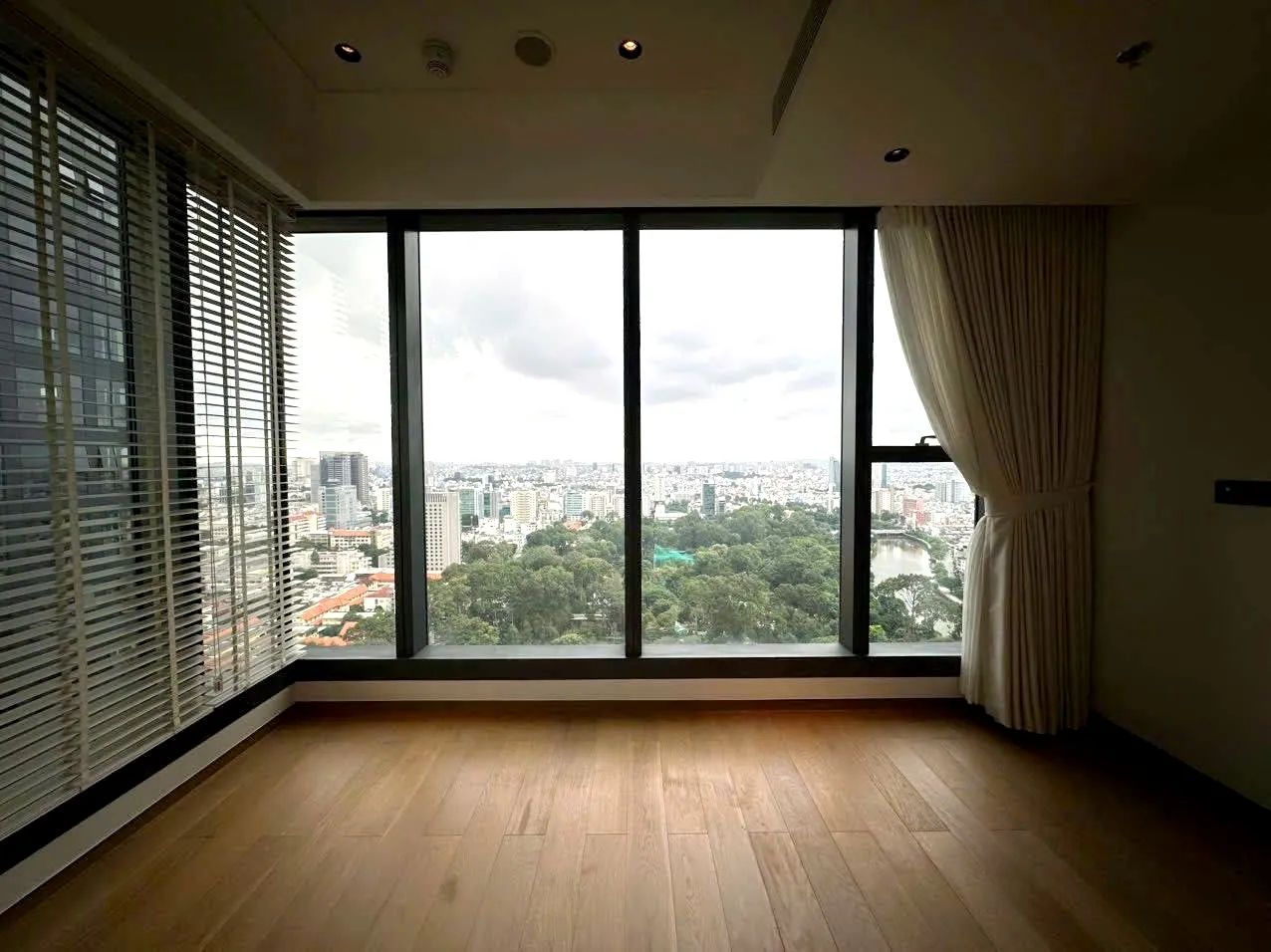 Luxury Condo 02 Bedroom Grand Marina Sai Gon Apartment District 1 HCMC 87sqm 3,800 USD/month
