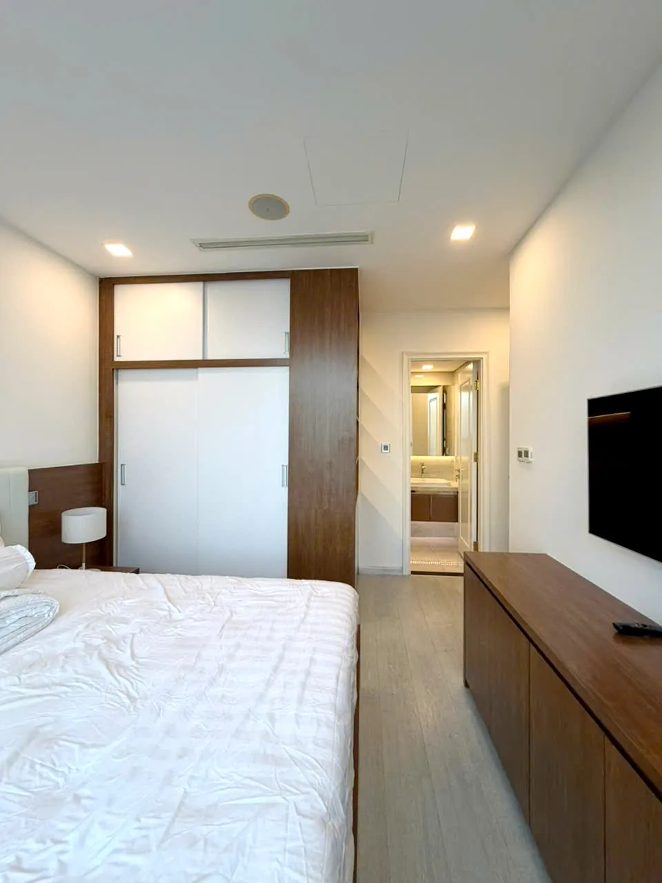 Full view 02 Bedroom Vinhomes Golden River Apartment District 1 HCMC 79sqm 1,500 USD/month