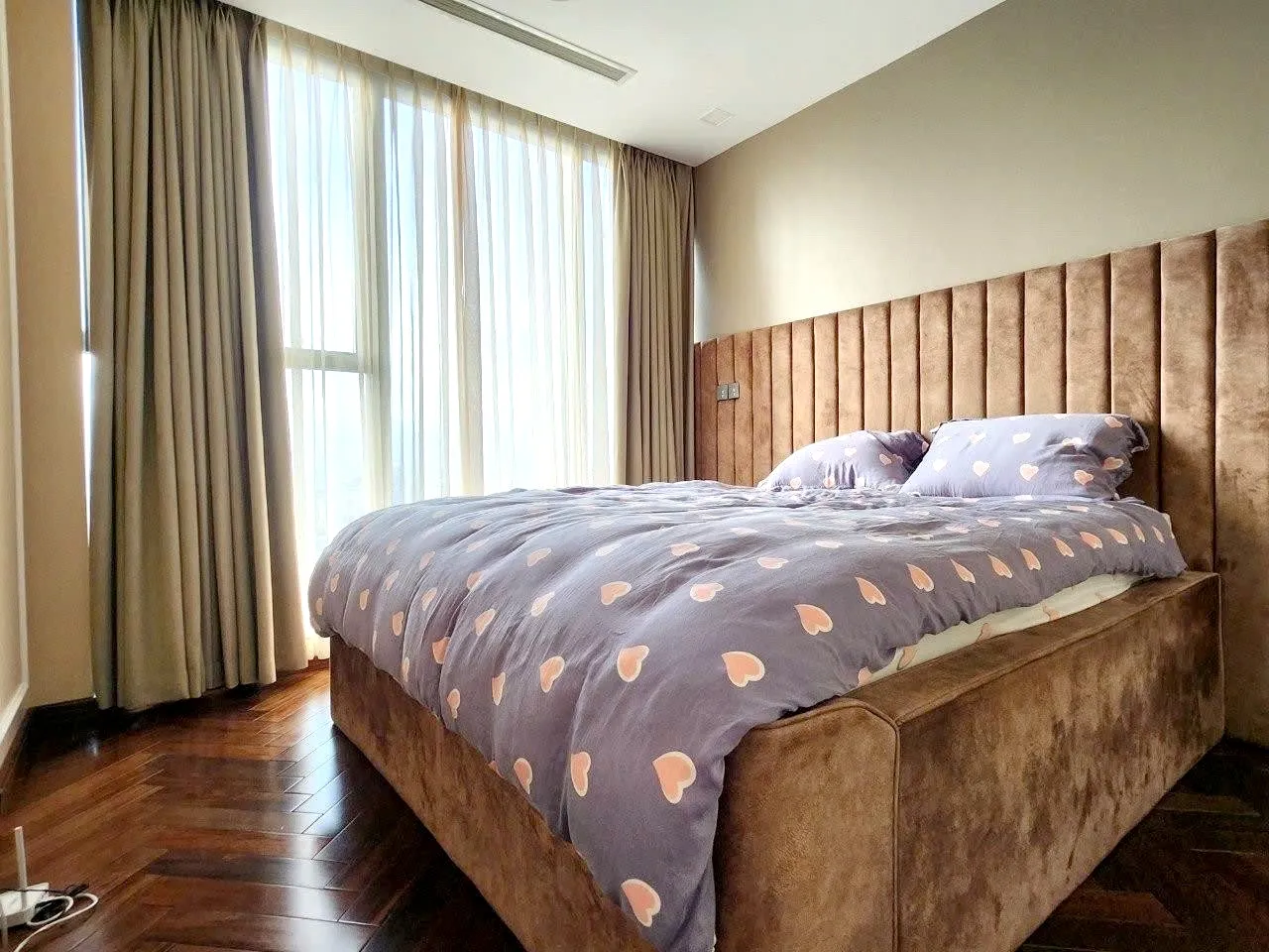 Premium Residence 02 Bedroom Vinhomes Golden River Apartment District 1 HCMC 80sqm 1,450 USD/month