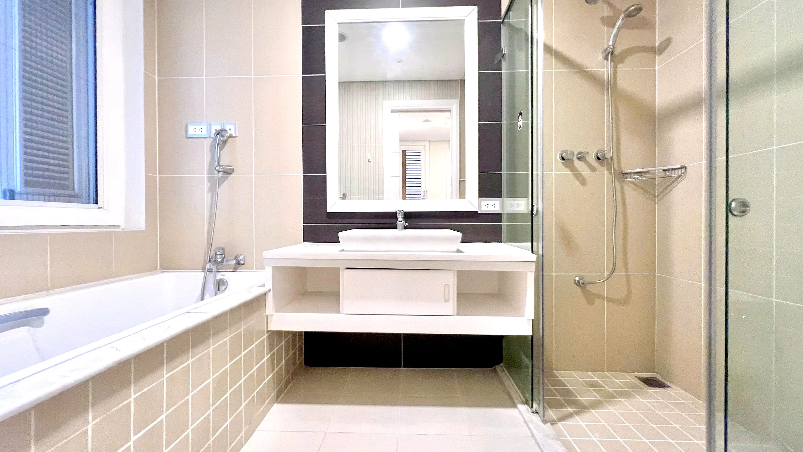 Small and Modern Villa For Rent in Compound Thao Dien HCMC 300sqm 3,000 USD/month
