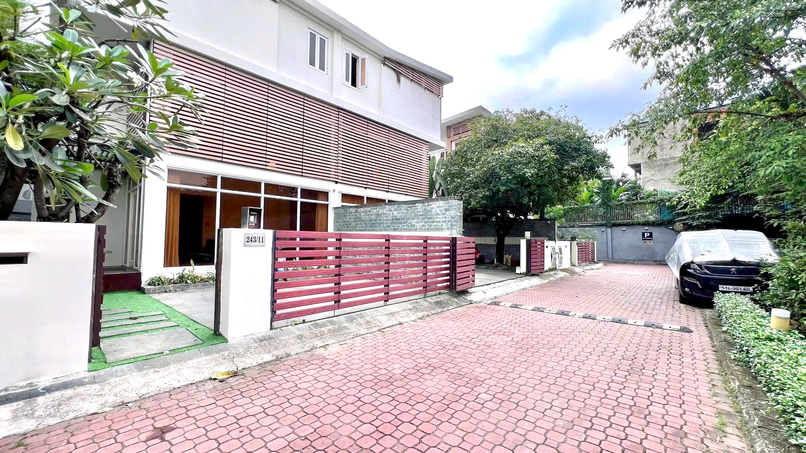 Small and Modern Villa For Rent in Compound Thao Dien HCMC 300sqm 3,000 USD/month