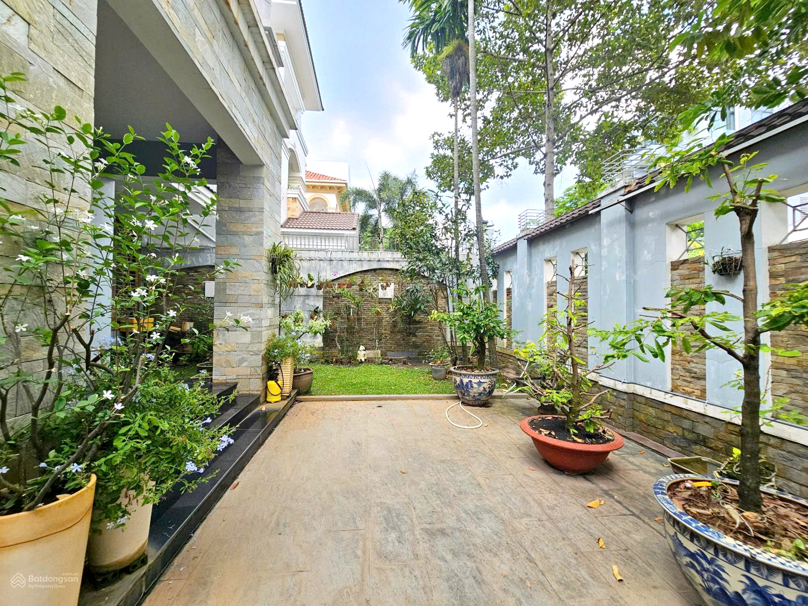 Villa For Rent in Alley 131 Nguyen Van Huong Thao Dien HCMC